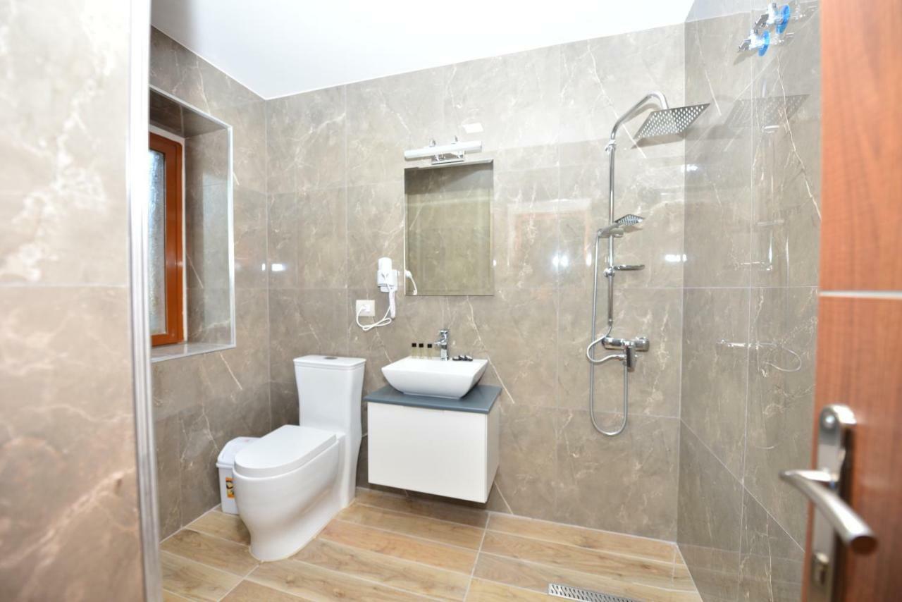 Vila Culli Permet Exterior photo